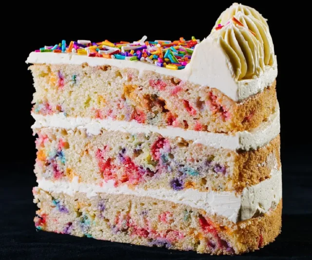 עוגת פאנפטי של NUNUNU Cakes