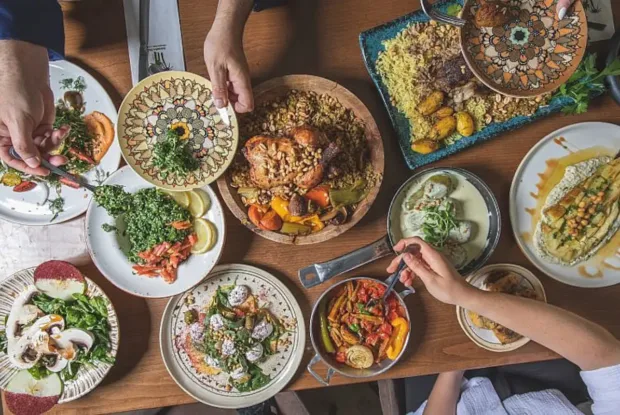 ארוחת הסולטן: מסעדת ארמון סהרה משיקה סעודה בת 9 מנות ארוחת הסולטן: מסעדת ארמון סהרה משיקה סעודה בת 9 מנות
