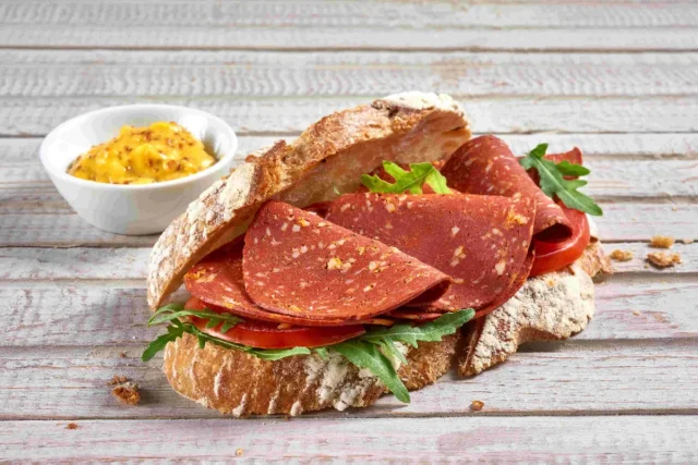 סלמי טבעוני של Vgarden ליום העצמאות