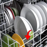 לא מתעלמים: 6 סימנים שהגיע הזמן להחליף את מדיח הכלים