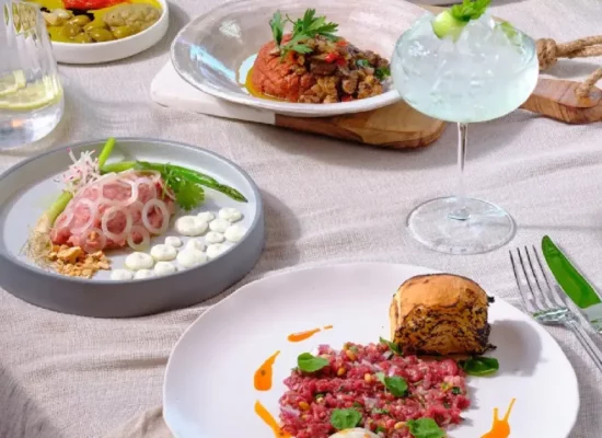 מסעדת אומניה חוגגת שנה באנגוס תל אביב