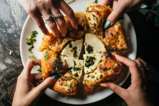 מסעדת ג'הג'ה משיקה ארוחת בוקר ופיצות חדשות