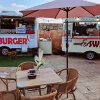 Moodtrucks: נמל קיסריה משיק מתחם משאיות אוכל מול הים