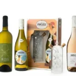 5 בקבוקי יין מסודרים