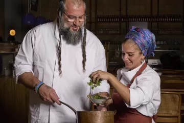 אסתר ויהונתן - פופ אפ אוכל ביתי בתל אביב